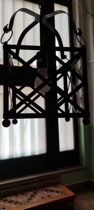 Lámpara de forja estilo rústico