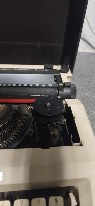Máquina de escribir Olivetti Lettera 10