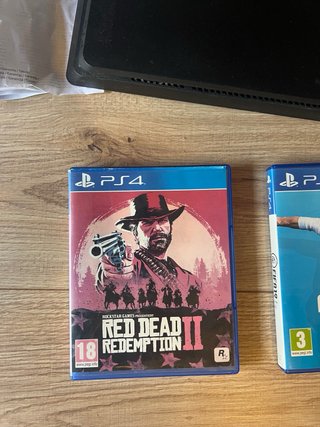 PS4 (PlayStation 4) Negra + 2 Juegos!!