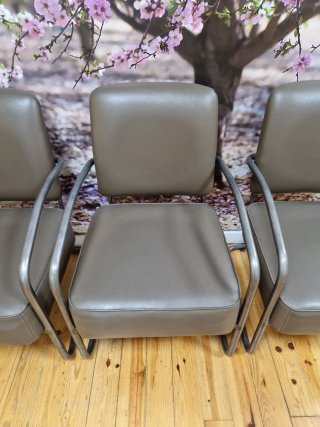 3 Butacas modernas (60€) la unidad 25€