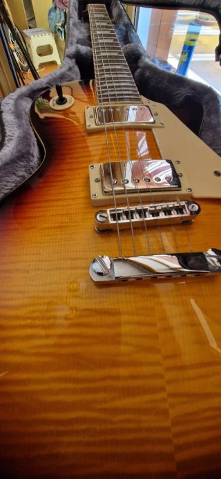 Guitarra Eléctrica Sunburst