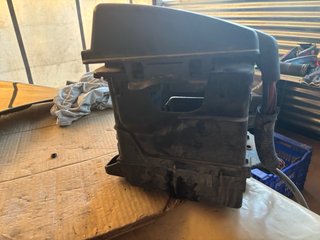 Caja Batería con Fusiblera Seat Ibiza 6L