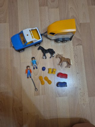 Remolque caballos Playmobil con figuras