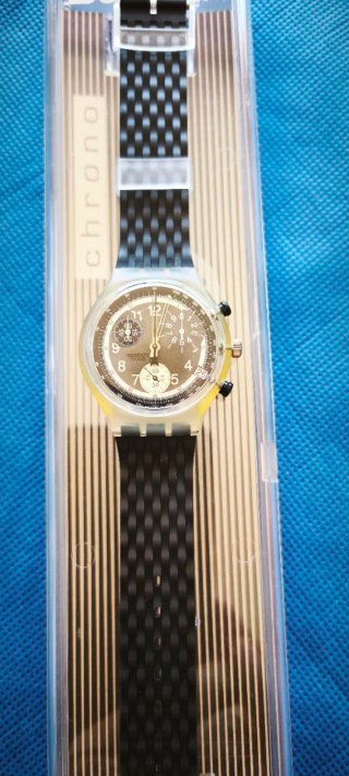 Swatch Chrono con cinturino in plastica ermetico