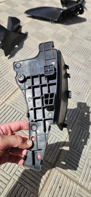 Tapa Batería Suzuki Burgman UH 125 / 200