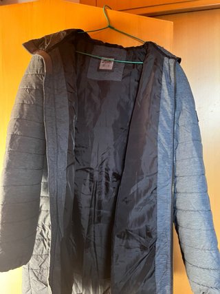 Abrigo mujer con capucha gris