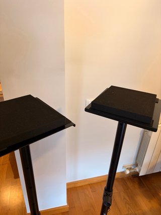 Soportes para altavoces negros Audibax