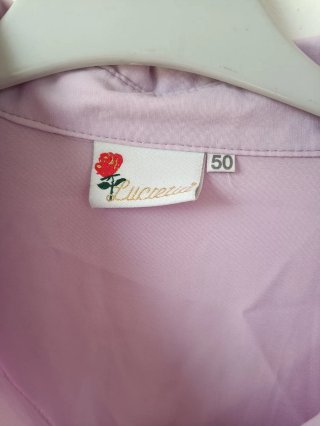 Camisa lila de manga francesa estilo clásico