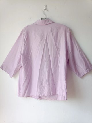 Camisa lila de manga francesa estilo clásico