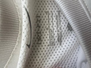Camiseta Nike Deportiva Blanca y Negra