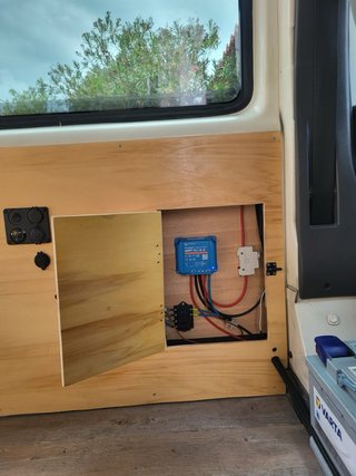 Ford Transit camperizada y homologada