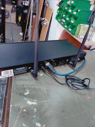 Receptor Inalámbrico RSF 300 UHF profecional