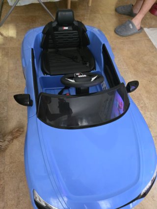 Coche eléctrico audi azul  de niño de 12voltios