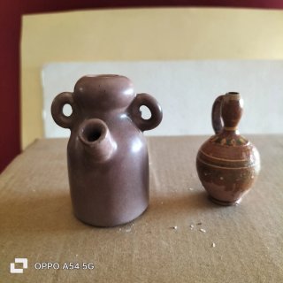 W e V 42. Anfore souvenir terracotta anni 80.