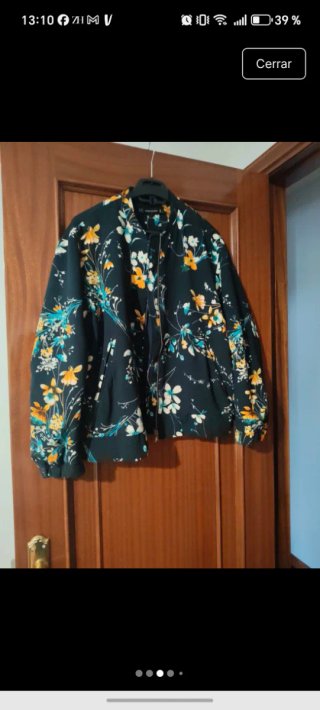 Bomber Zara floral negra multicolor