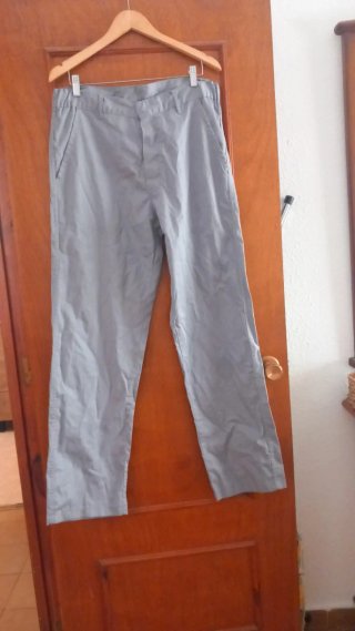 Pantalón de vestir gris hombre