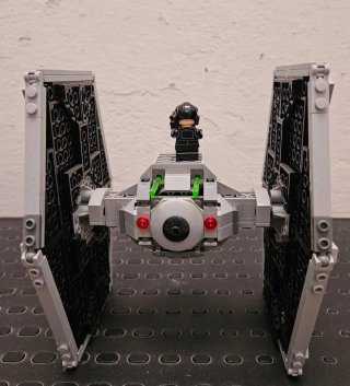 LEGO Star Wars 75300 - Caza TIE Imperial