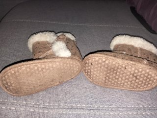 Botitas pelo marrón estrellas talla 19