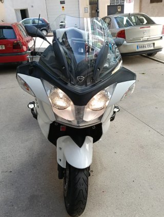 Triumph Trophy 1200 SE Blanca