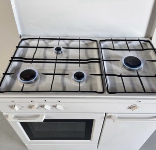 Cocina de gas con horno Butano Balay