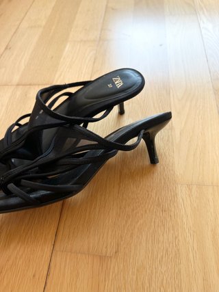 Mules de Zara con tacón, de malla, talla 37