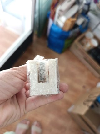 Lote 24 Muñeca de comunión sacapuntas