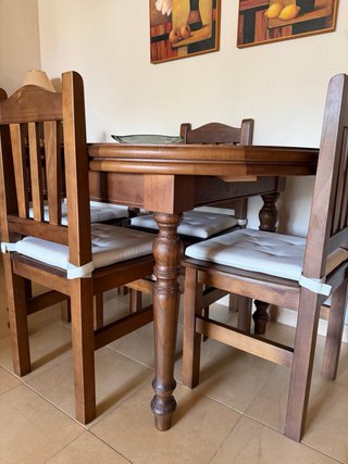 Mesa de comedor rústica y 6 sillas