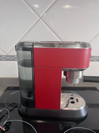 Cafetera DeLonghi Dedica EC685.R Roja