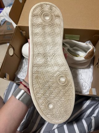 Zapatillas Kappa Beige y Blancas