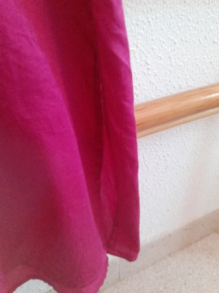 Vestido camisero rosa con volantes