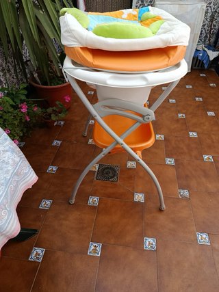 Bañera bebé con cambiador y patas