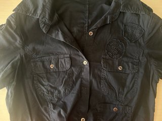 Camisa azul de mujer