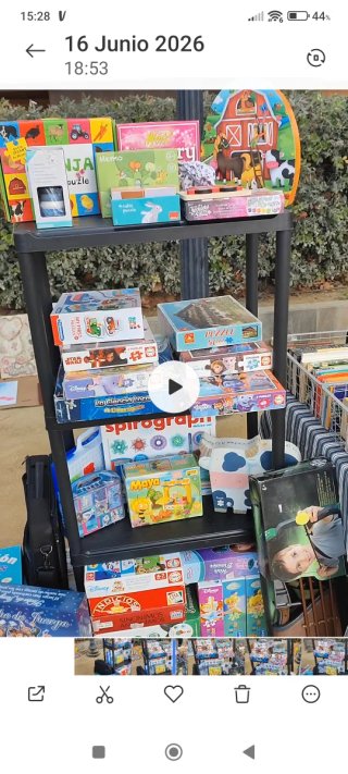 Libros y juegos de mesa para mercadillo