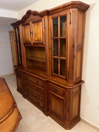 Mueble madera vitrinas cristal