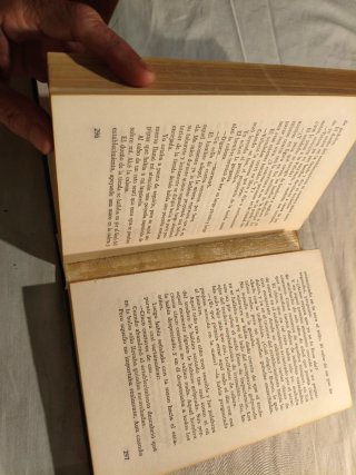 Libro antiguo Prohibido a los nerviosos