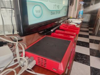 Nintendo Wii Mini Roja + Accesorios