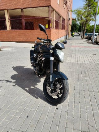 Hyosung gt 650 i. año 2015.