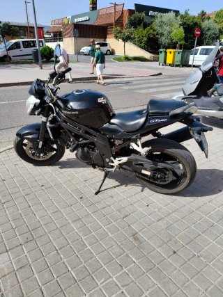 Hyosung gt 650 i. año 2015.