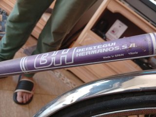 Bicicleta BH antigua morada