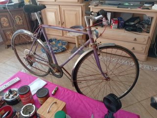 Bicicleta BH antigua morada