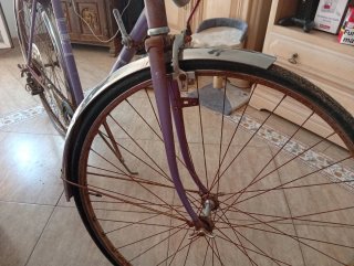 Bicicleta BH antigua morada