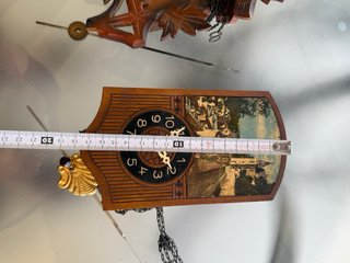 2 Relojes de cuco de madera