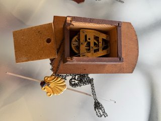 2 Relojes de cuco de madera