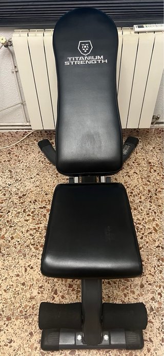 Mancuernas con soporte y banco pesas