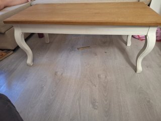 Mesa de comedor con 4 sillas de ratán