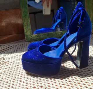 Tacones Azules de Terciopelo