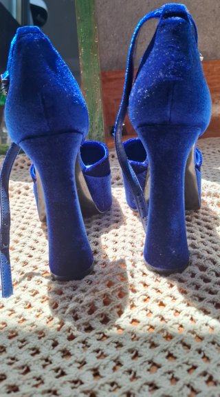 Tacones Azules de Terciopelo