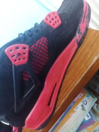 Jordan 4 Rosse e Nere