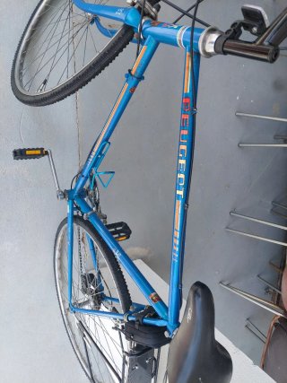 Bicicleta de paseo azul