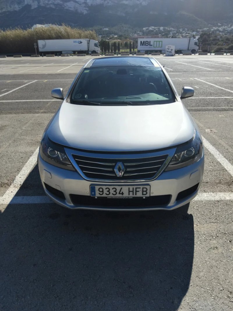 Renault Latitude 2011 - foto 1
